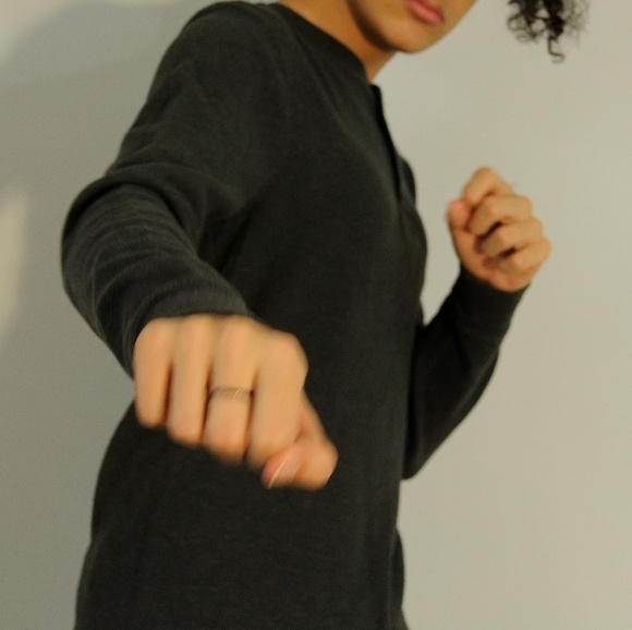 ¤ Henley ¤ - Picture 4 of 6